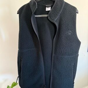 Polartec® Thermal Pro® Mockneck Vest. Sz Medium